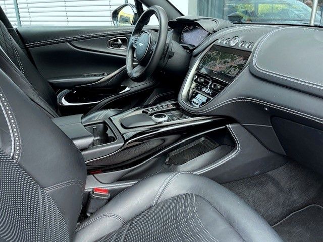 Aston Martin DBX 2022