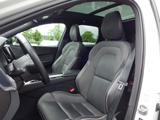 Volvo XC60 2022