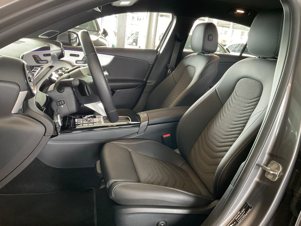 Mercedes-Benz A 200 2023