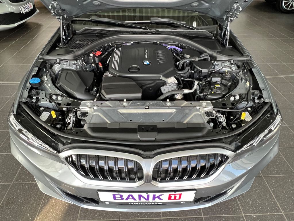 BMW 318 2022