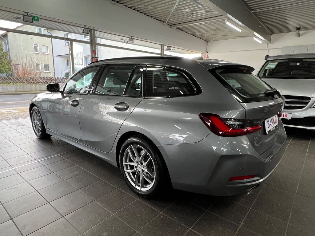 BMW 318 2022
