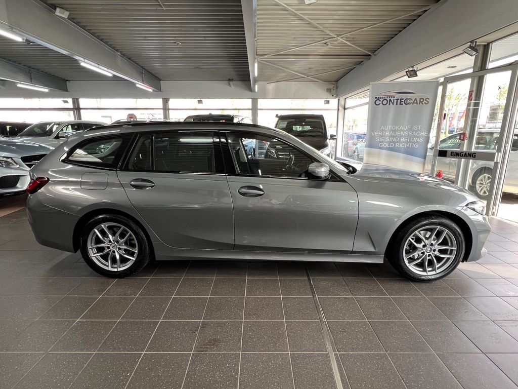 BMW 318 2022