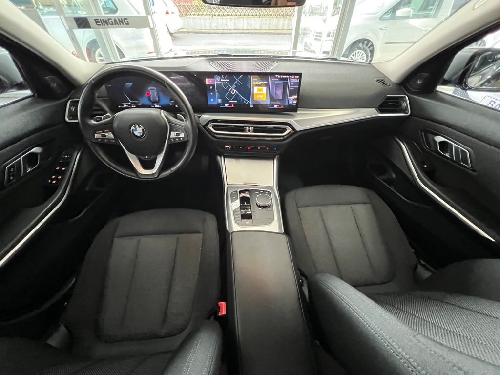 BMW 318 2022