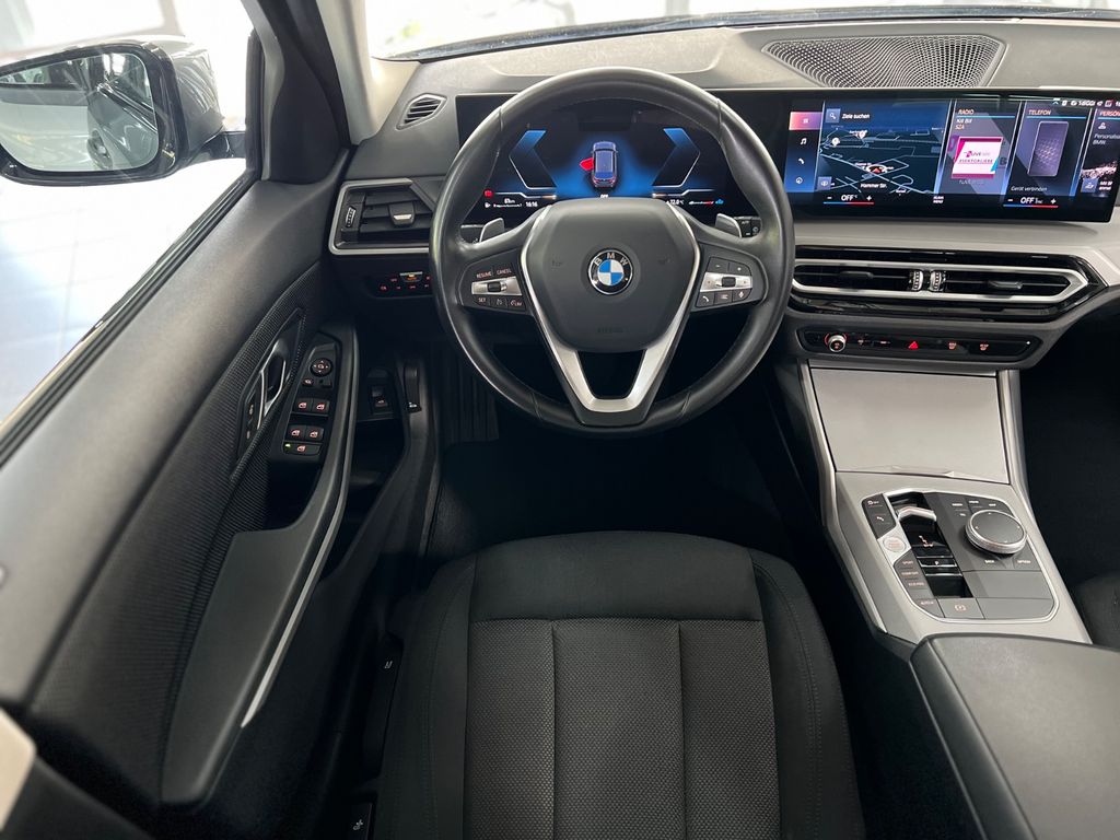 BMW 318 2022