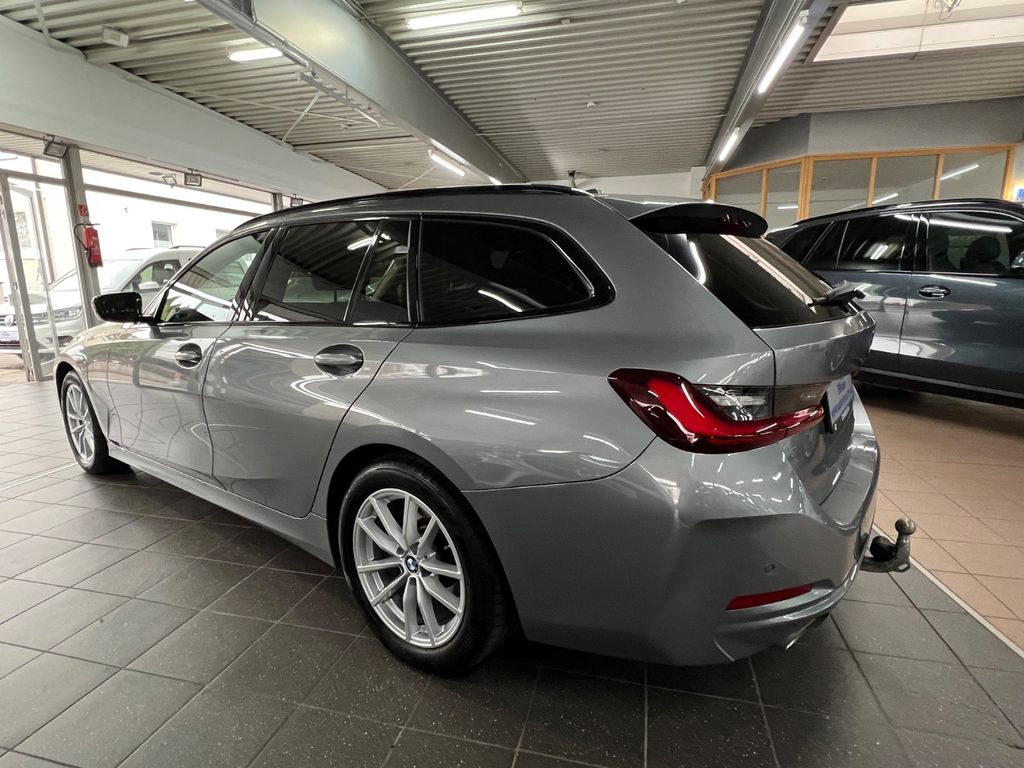 BMW 318 2022