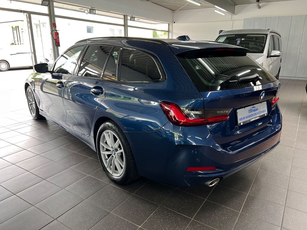 BMW 318 2022
