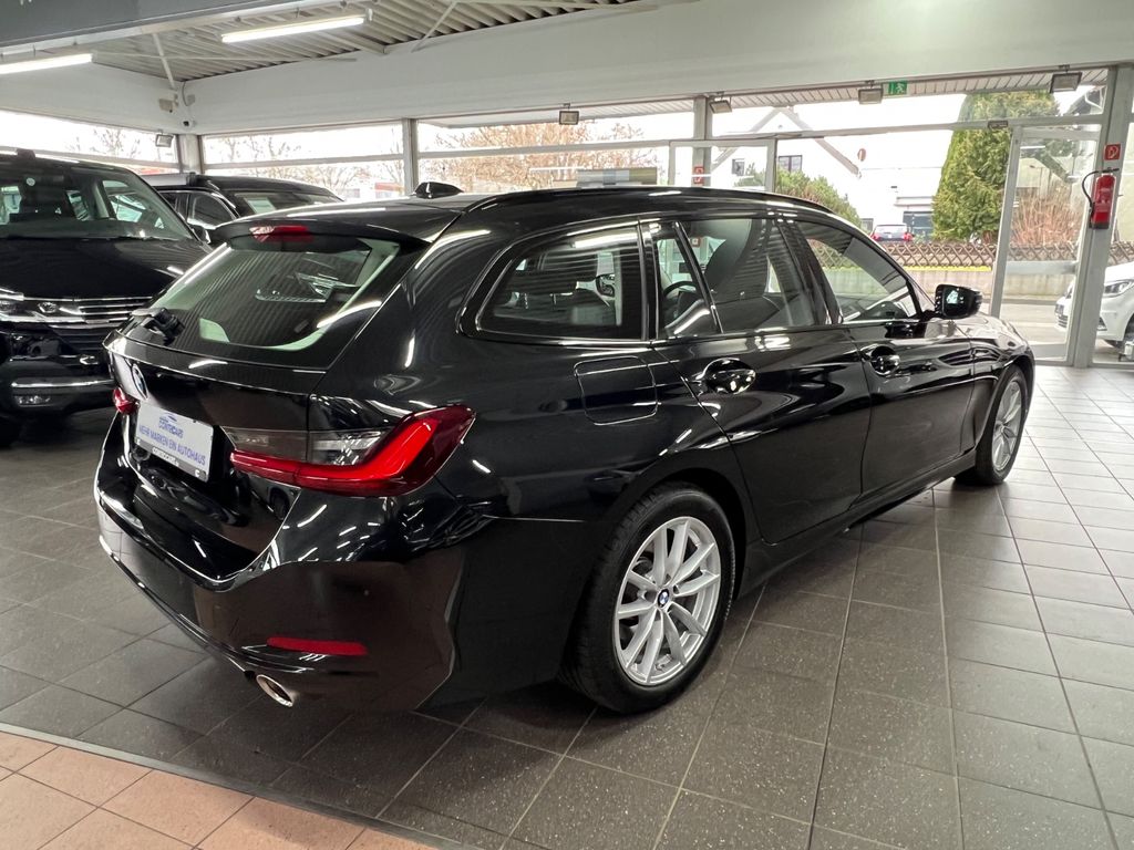 BMW 318 2022
