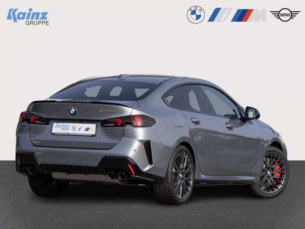 BMW M235