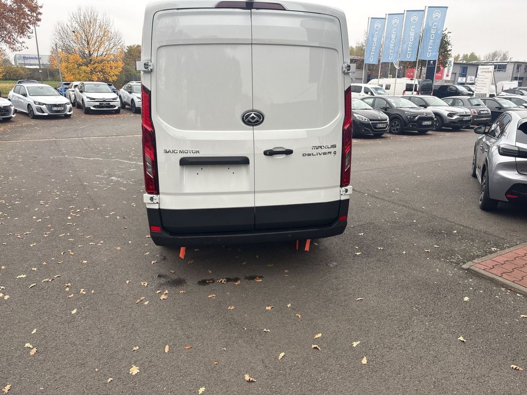 Maxus Deliver 9