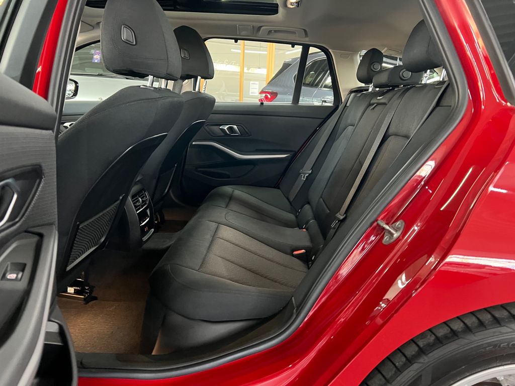 BMW 318 2022