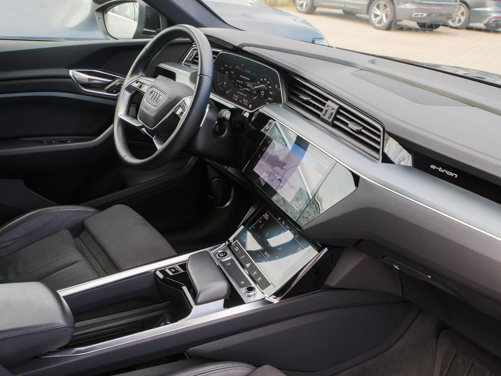 Audi e-tron 2023