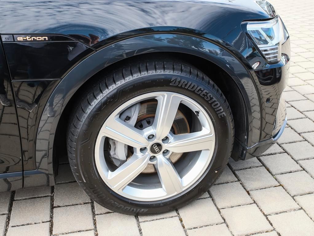 Audi e-tron 2023