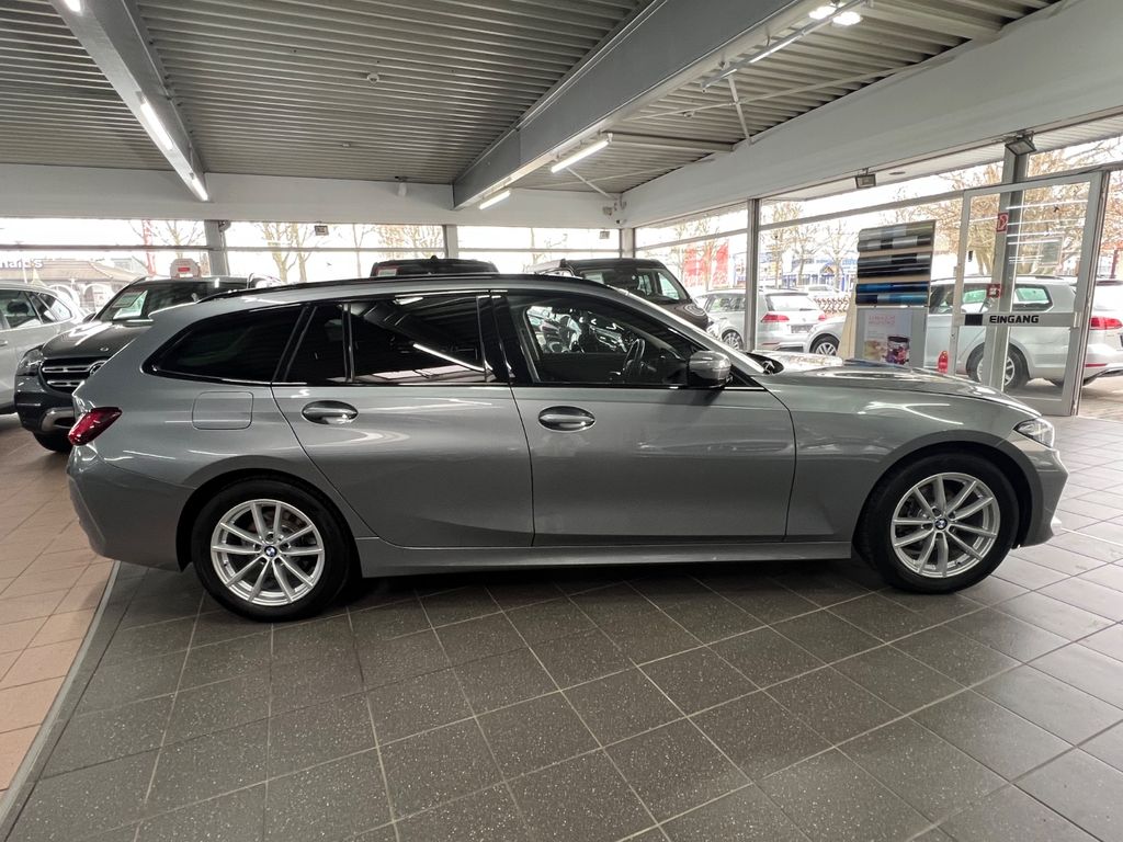 BMW 318 2022