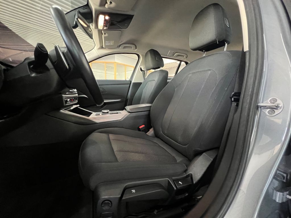 BMW 318 2022