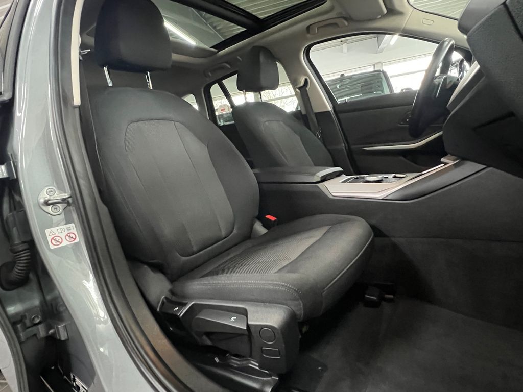 BMW 318 2022