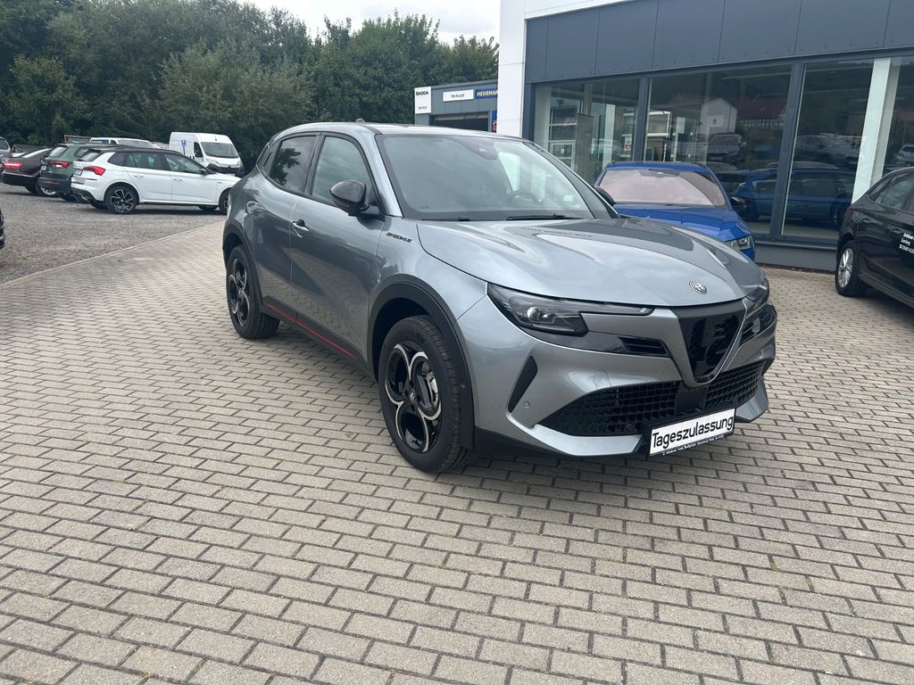 Alfa Romeo Junior 2025