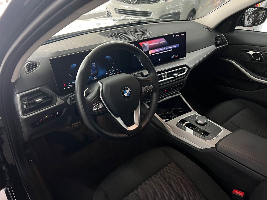 BMW 318 2022