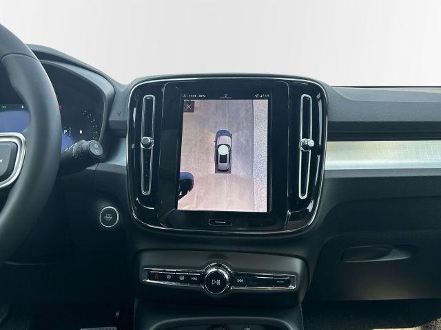 Volvo XC40 2025