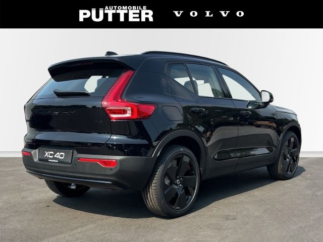 Volvo XC40 2025