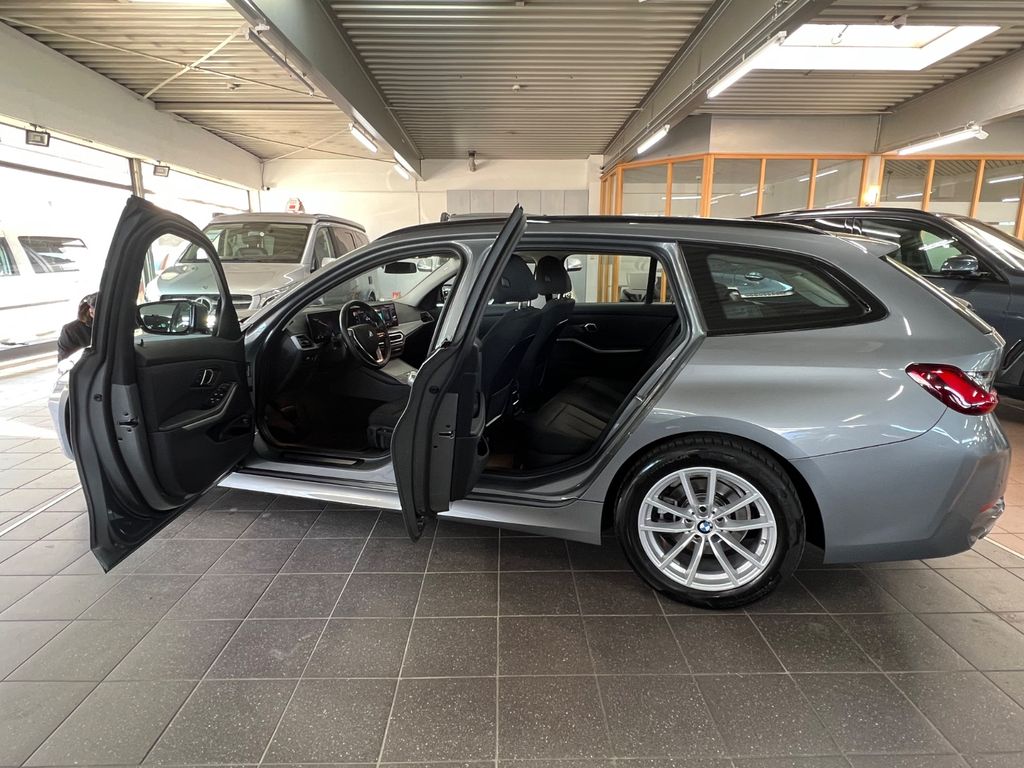 BMW 318 2022