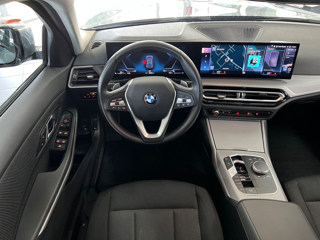 BMW 318 2022