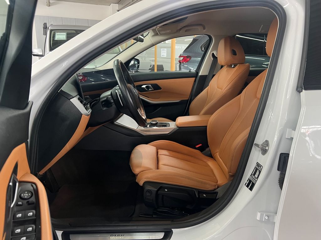 BMW 318 2022