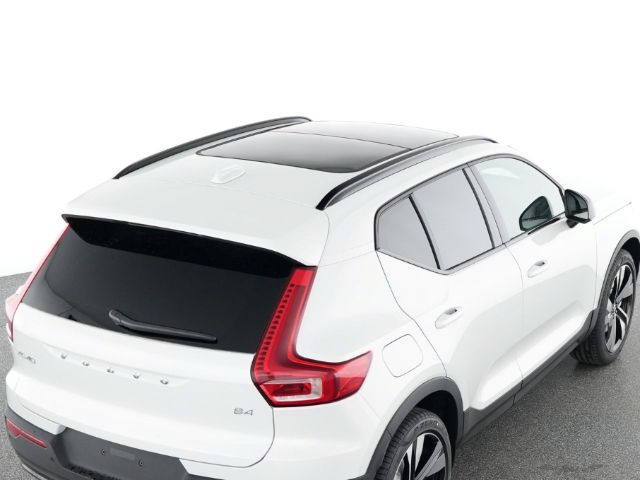 Volvo XC40 2025