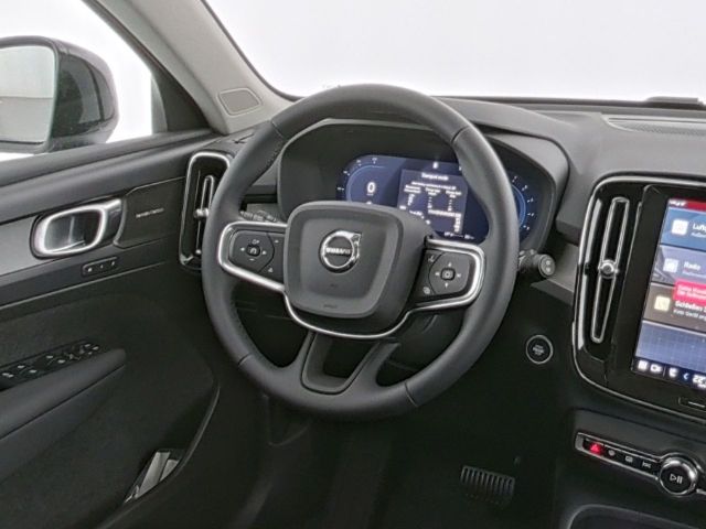 Volvo XC40 2025