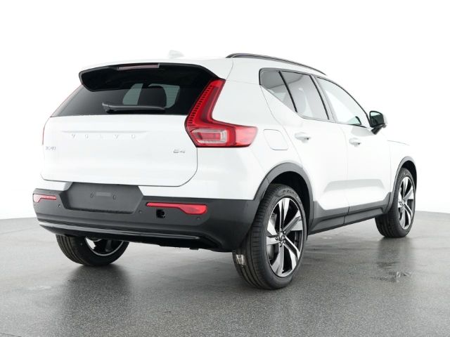 Volvo XC40 2025