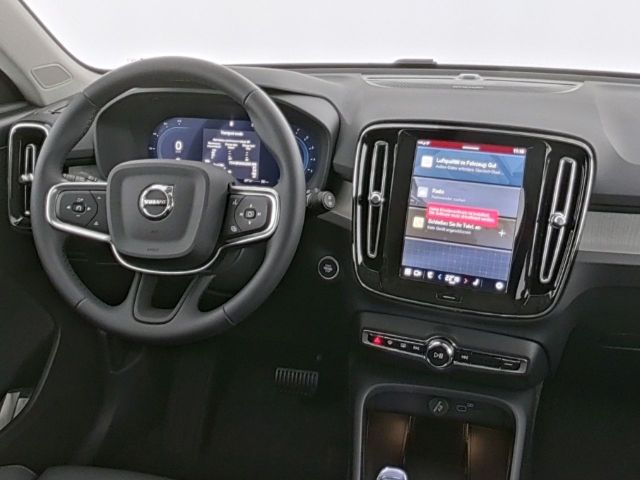 Volvo XC40 2025