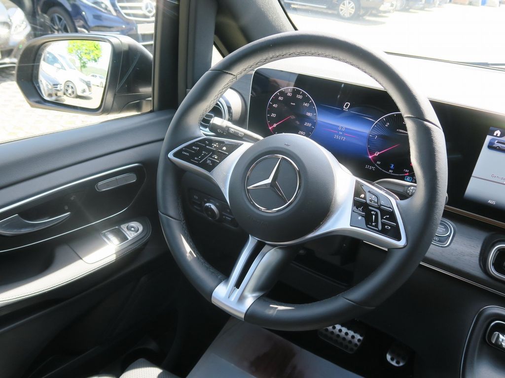 Mercedes-Benz V 300 2024