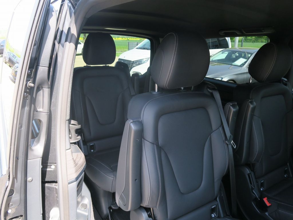 Mercedes-Benz V 300 2024