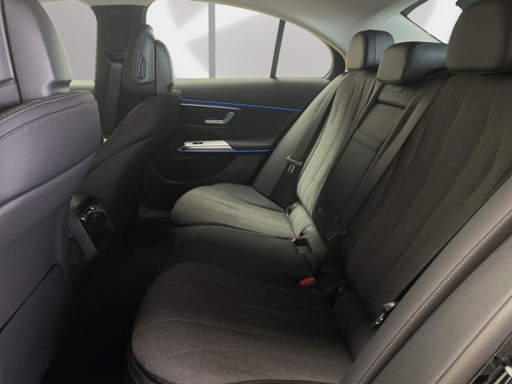 Mercedes-Benz E 300 2025