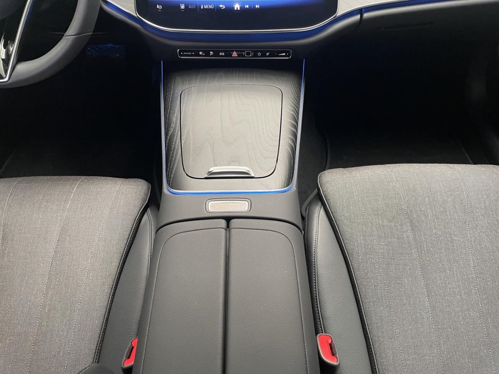 Mercedes-Benz E 300 2025