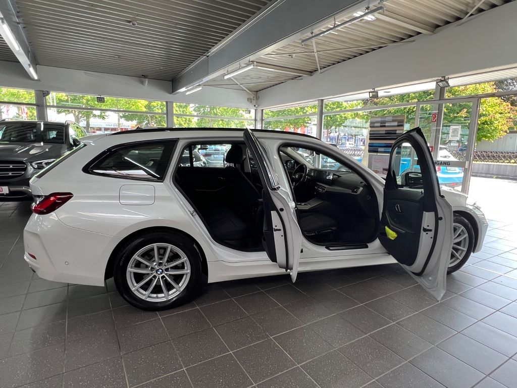 BMW 318 2022