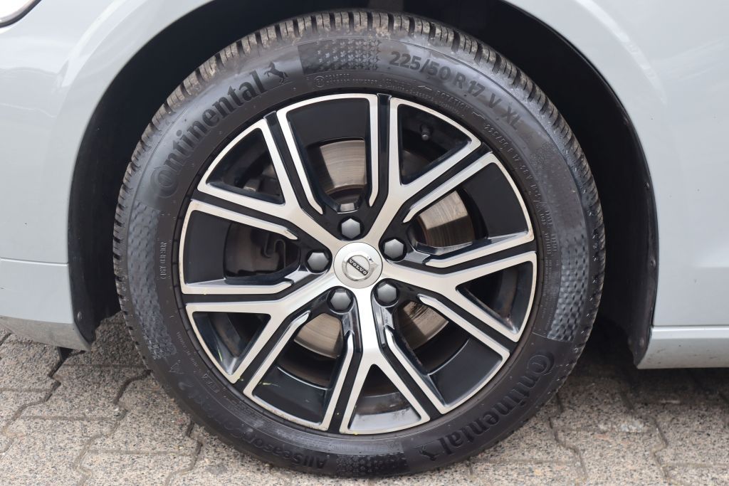 Volvo V60 2023