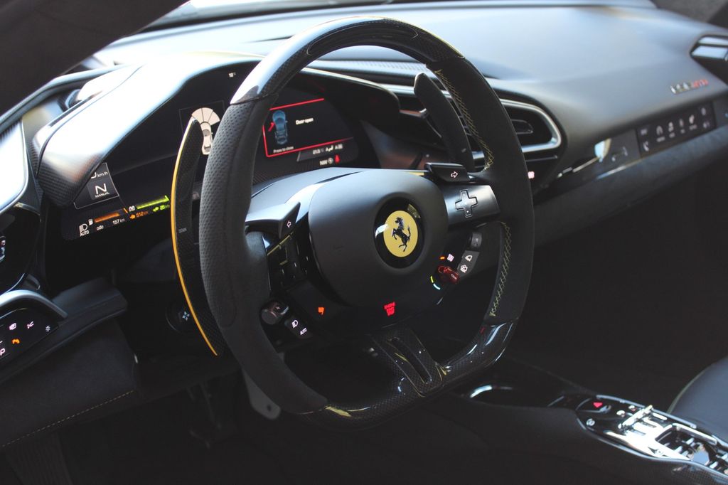 Ferrari 296 GTS 2025