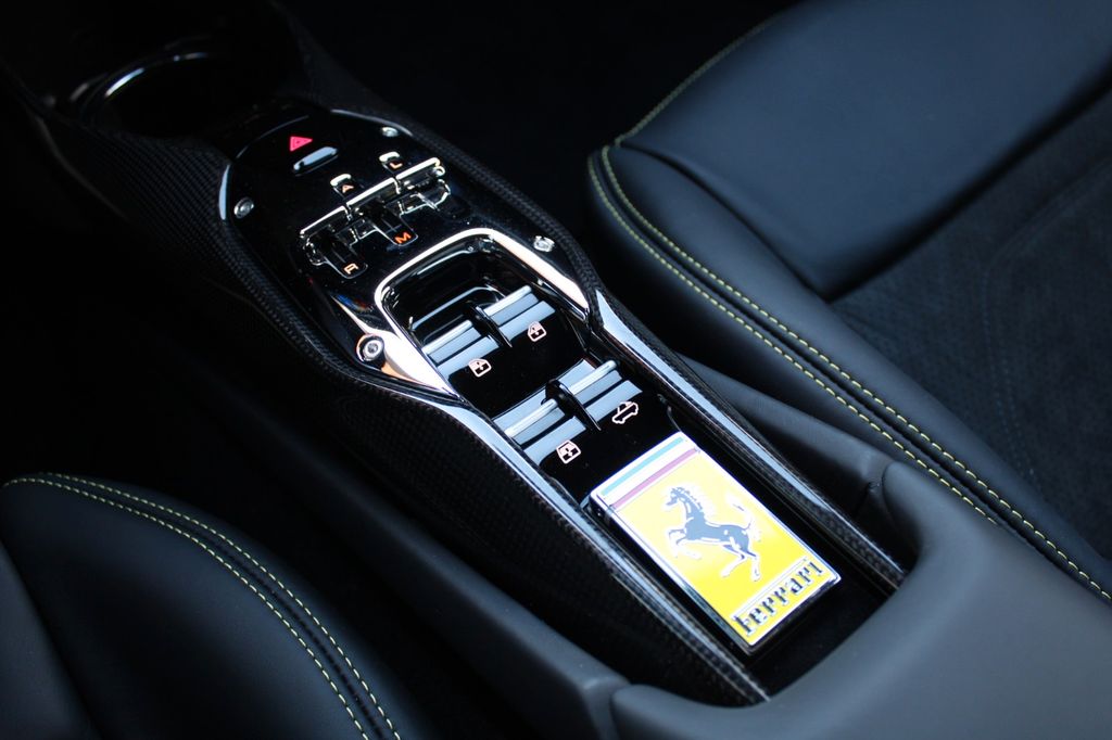 Ferrari 296 GTS 2025