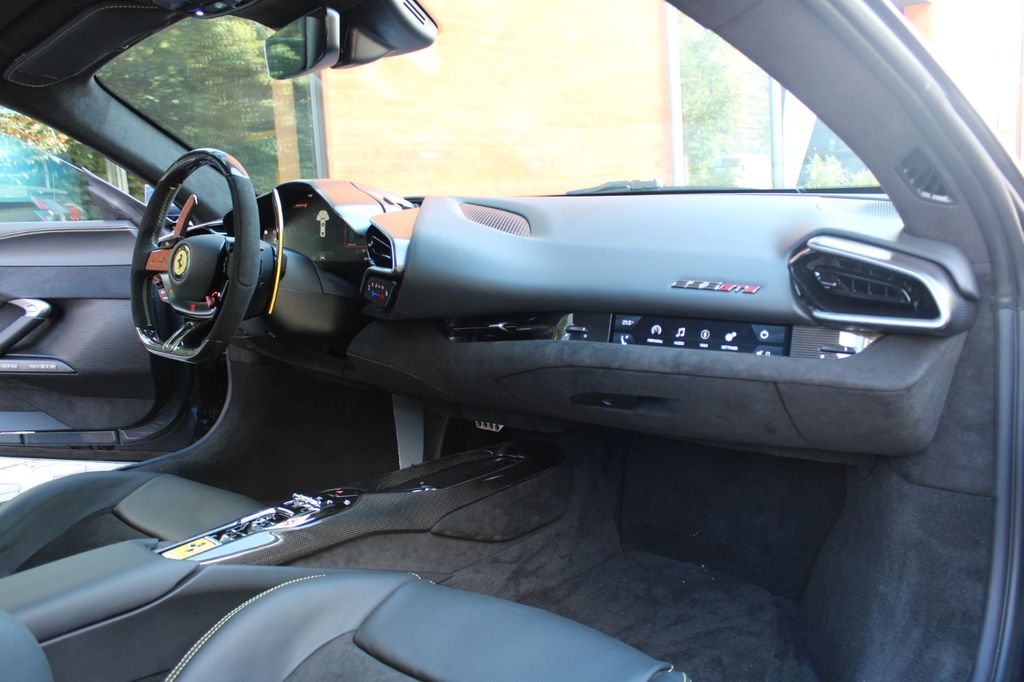 Ferrari 296 GTS 2025