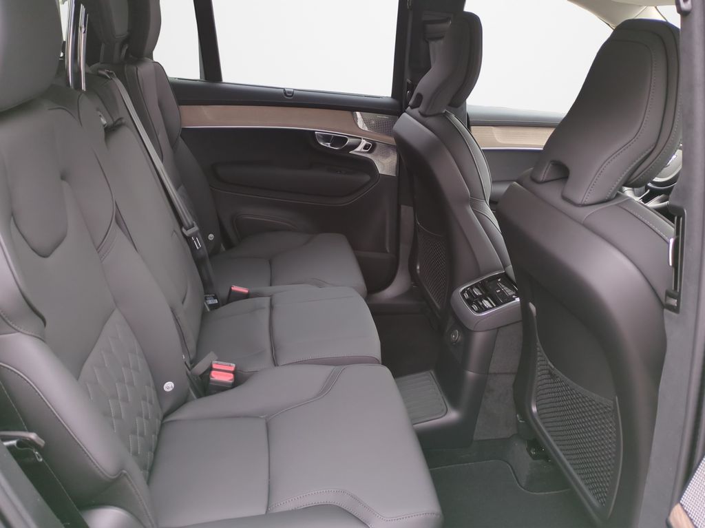 Volvo XC90 2025