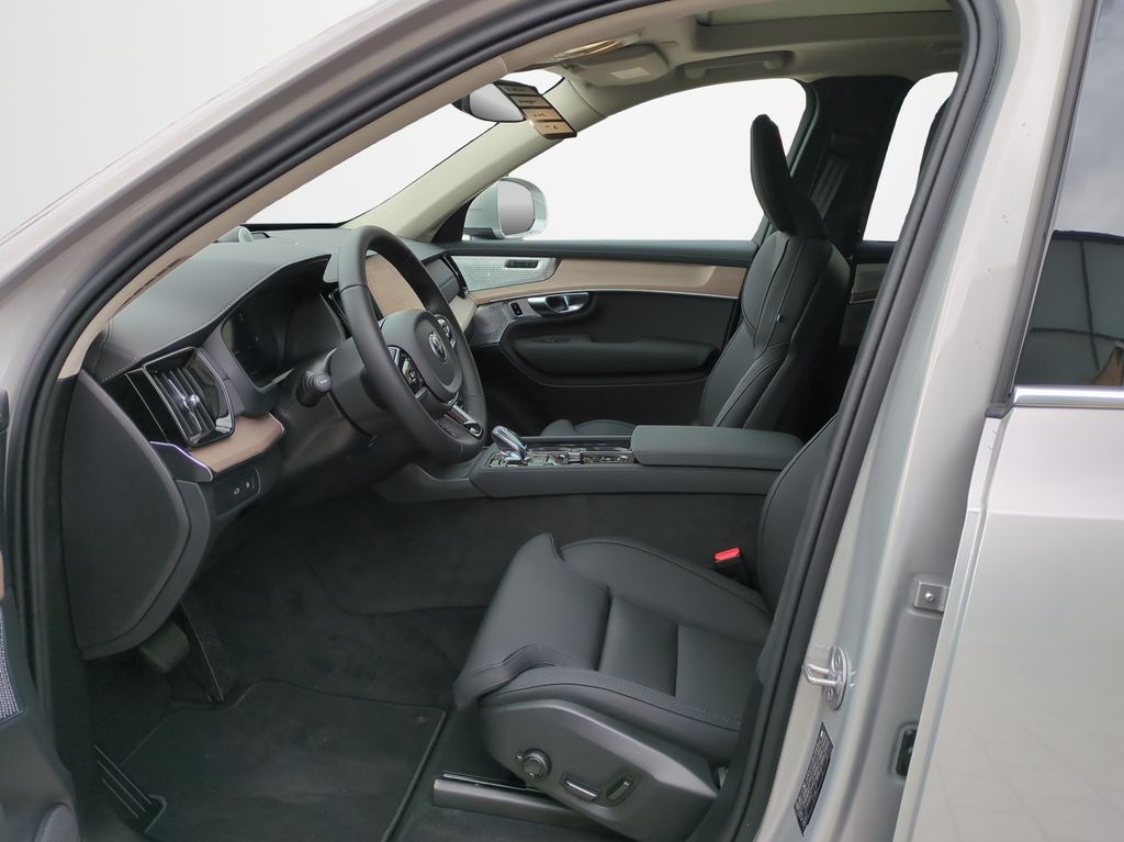 Volvo XC90 2025