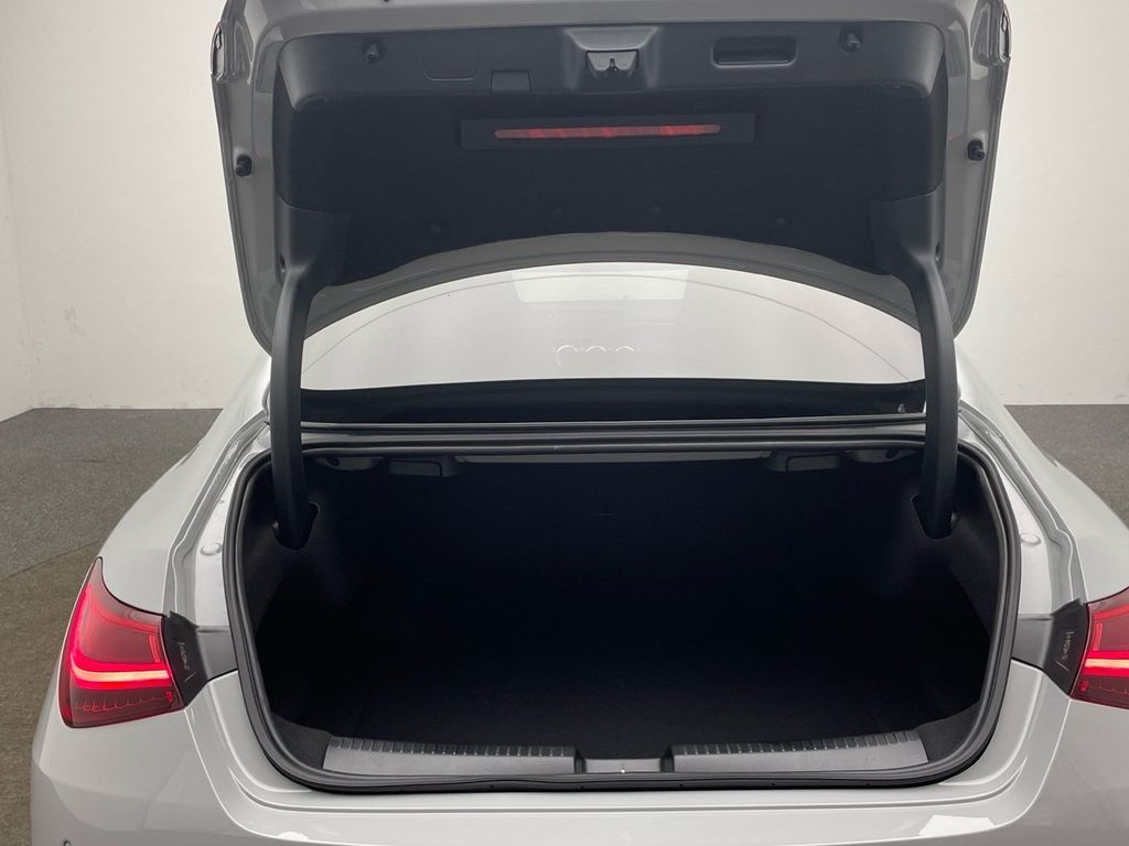 Mercedes-Benz CLA 200 2025