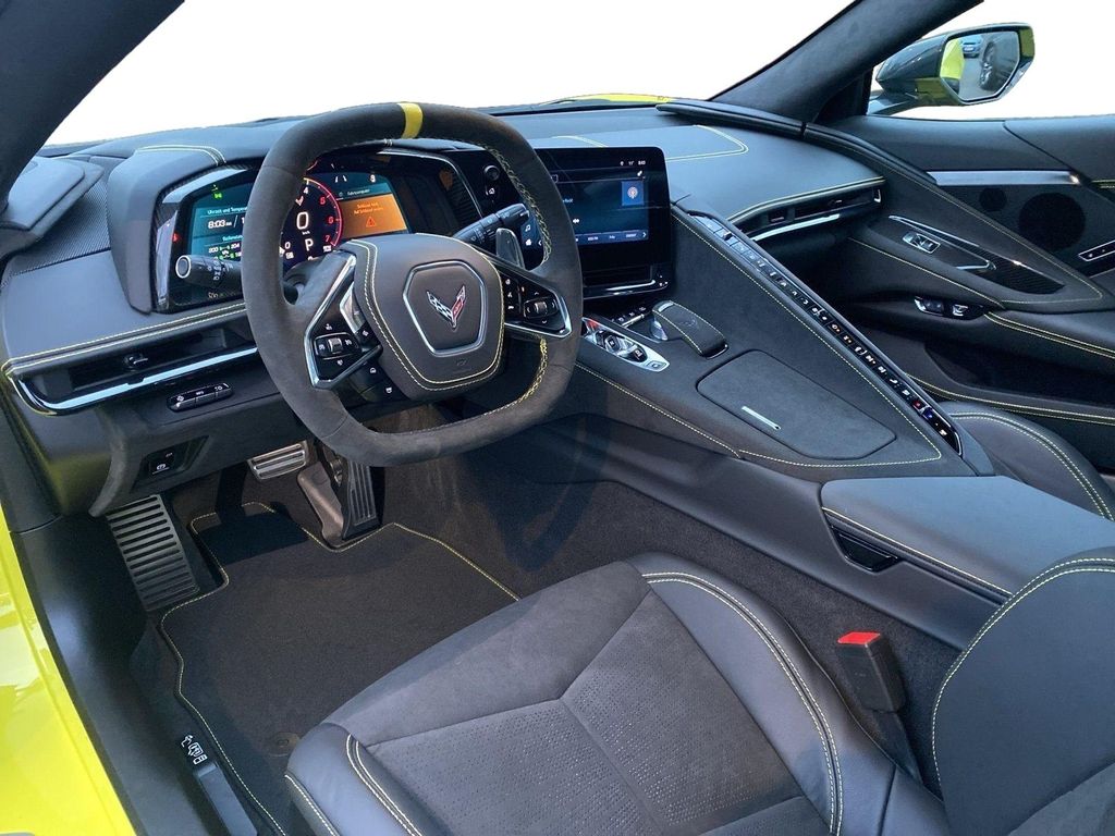 Corvette C8 2025