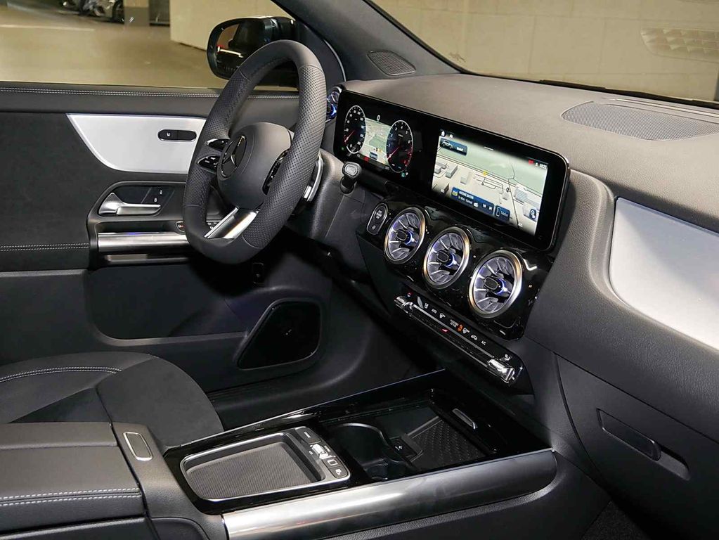 Mercedes-Benz GLA 180 2025