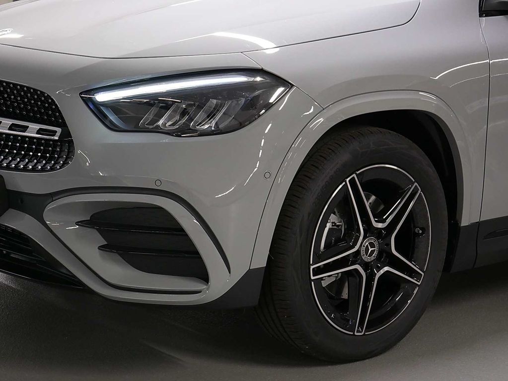 Mercedes-Benz GLA 180 2025