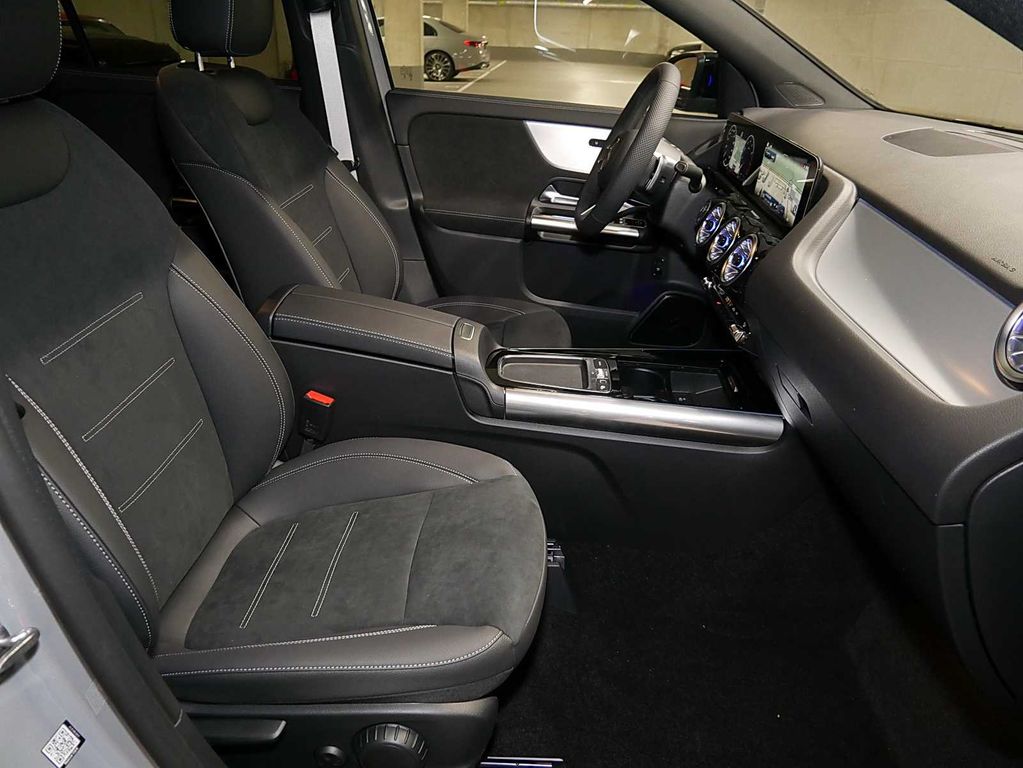 Mercedes-Benz GLA 180 2025