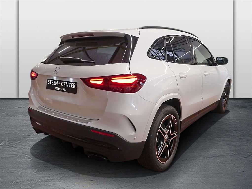 Mercedes-Benz GLA 180 2025