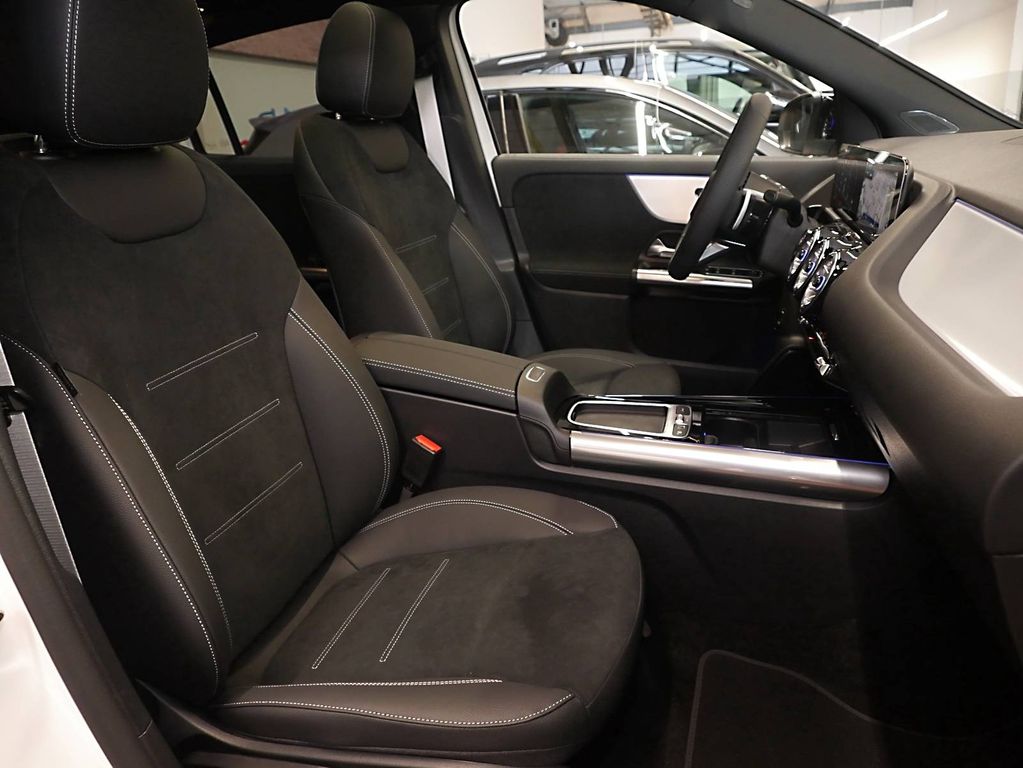 Mercedes-Benz GLA 180 2025