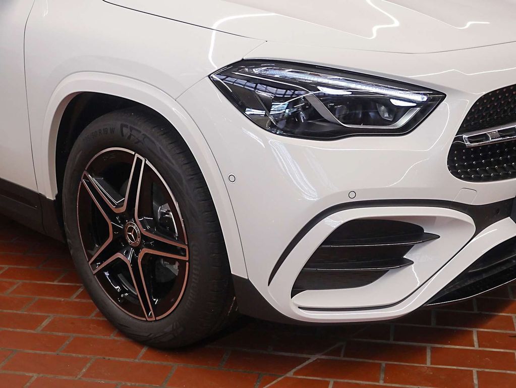 Mercedes-Benz GLA 180 2025