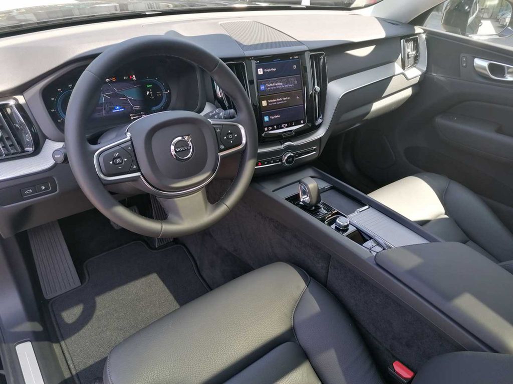 Volvo XC60 2025